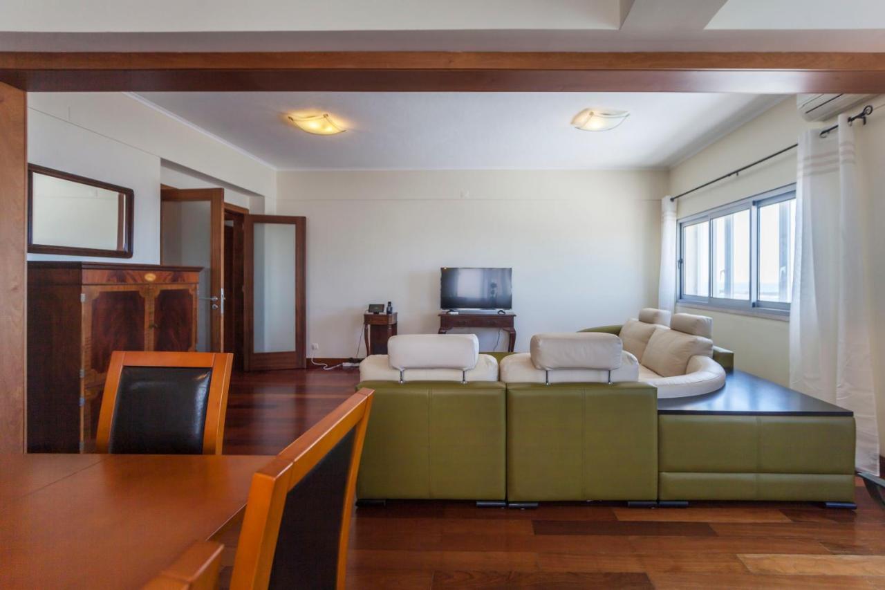 Ponta Delgada Deluxe Marina Apartment מראה חיצוני תמונה