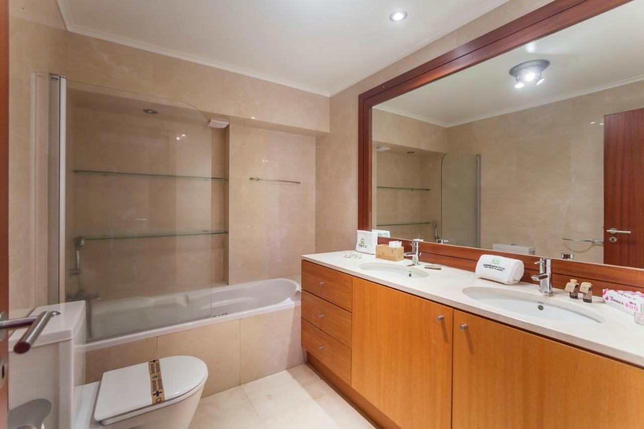 Ponta Delgada Deluxe Marina Apartment מראה חיצוני תמונה