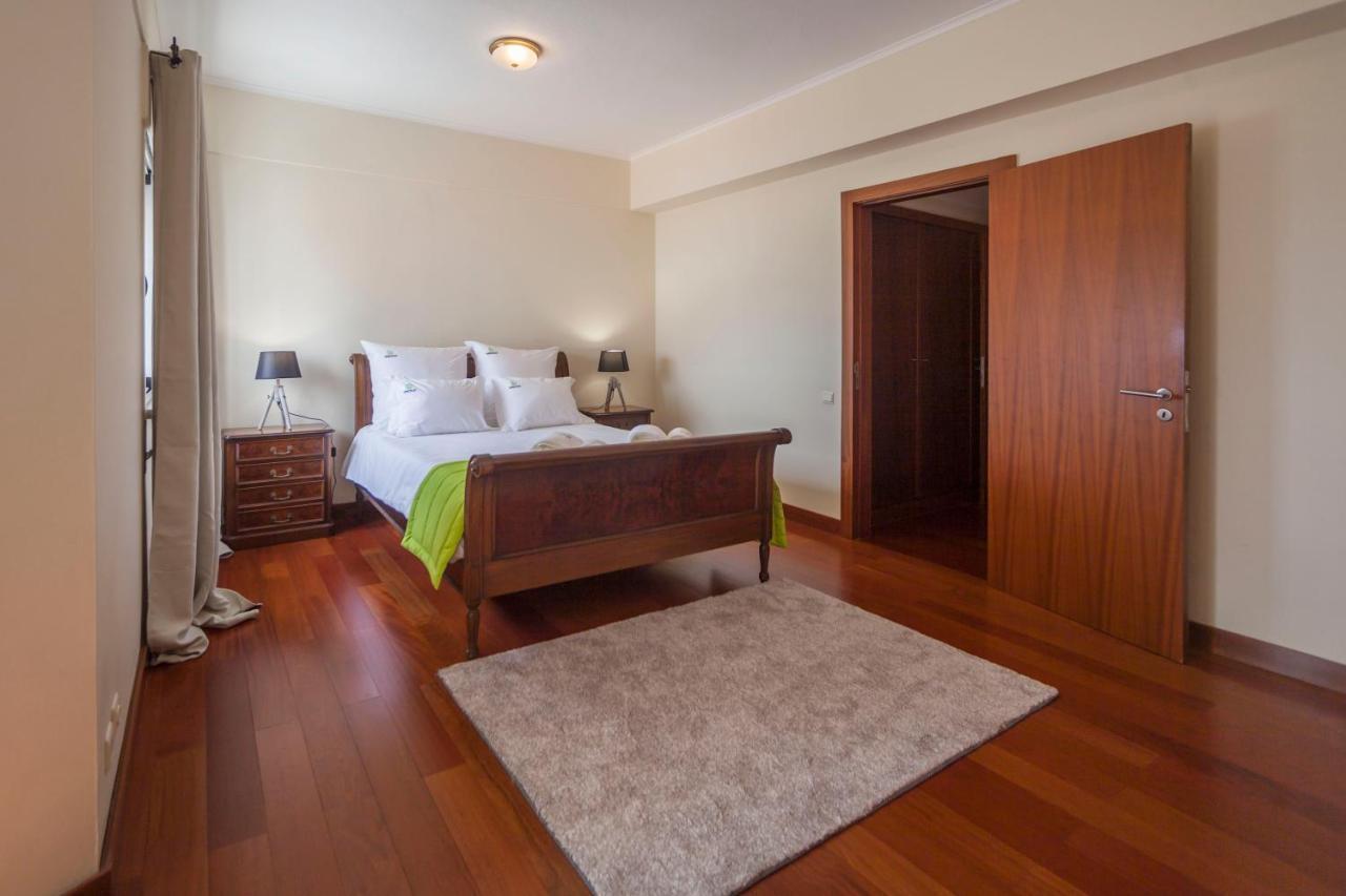 Ponta Delgada Deluxe Marina Apartment מראה חיצוני תמונה